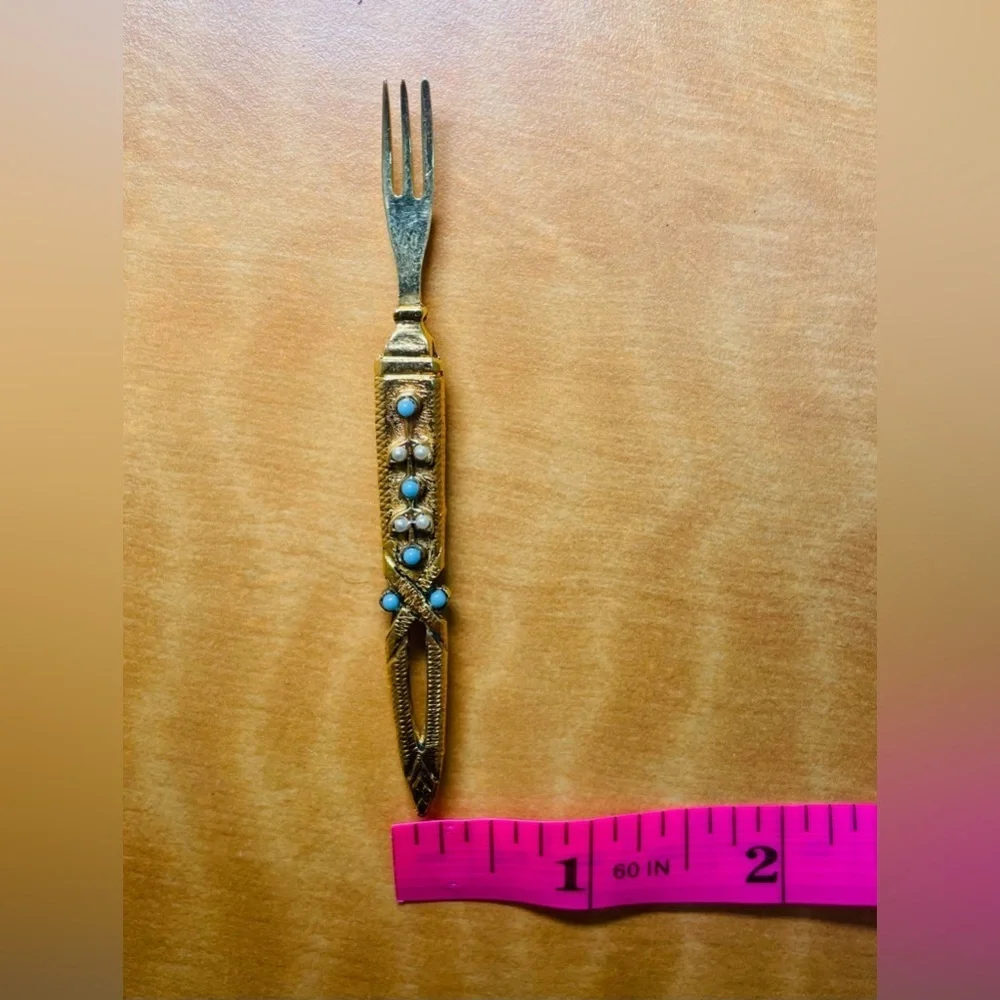6 FANCY GOLD APPETIZER H'ORDEURVES FORKS - Vintage Set